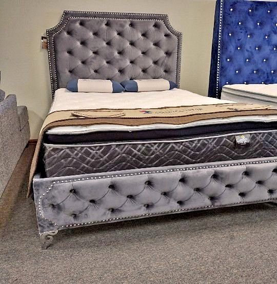B830 Leilah (Grey) (not mattress included)