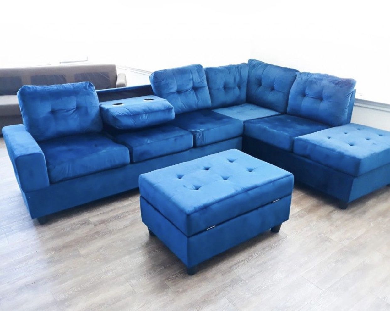 Heights Reversible Sectional + Storage Ottoman Set