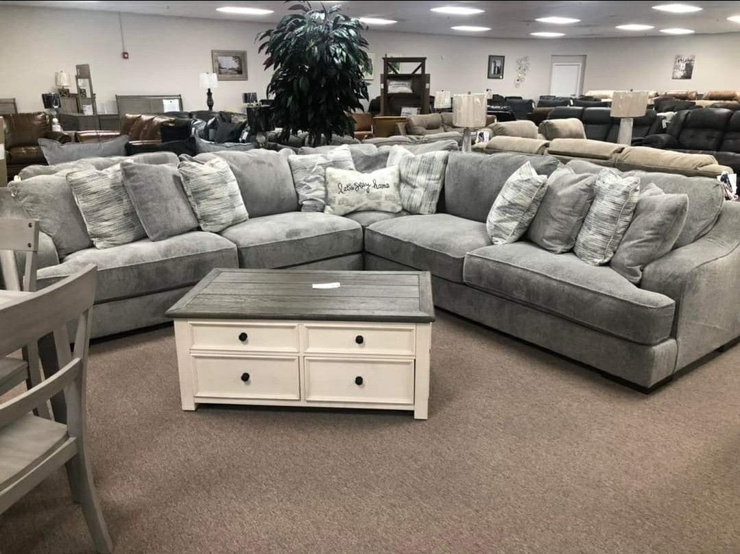 Bayless Smoke 3-Piece Sectional