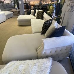 Brand New Brooklyn Sectional (Cream)