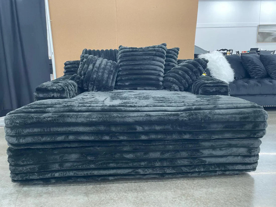 Brand new   4500 - Onyx Chaise Lounge