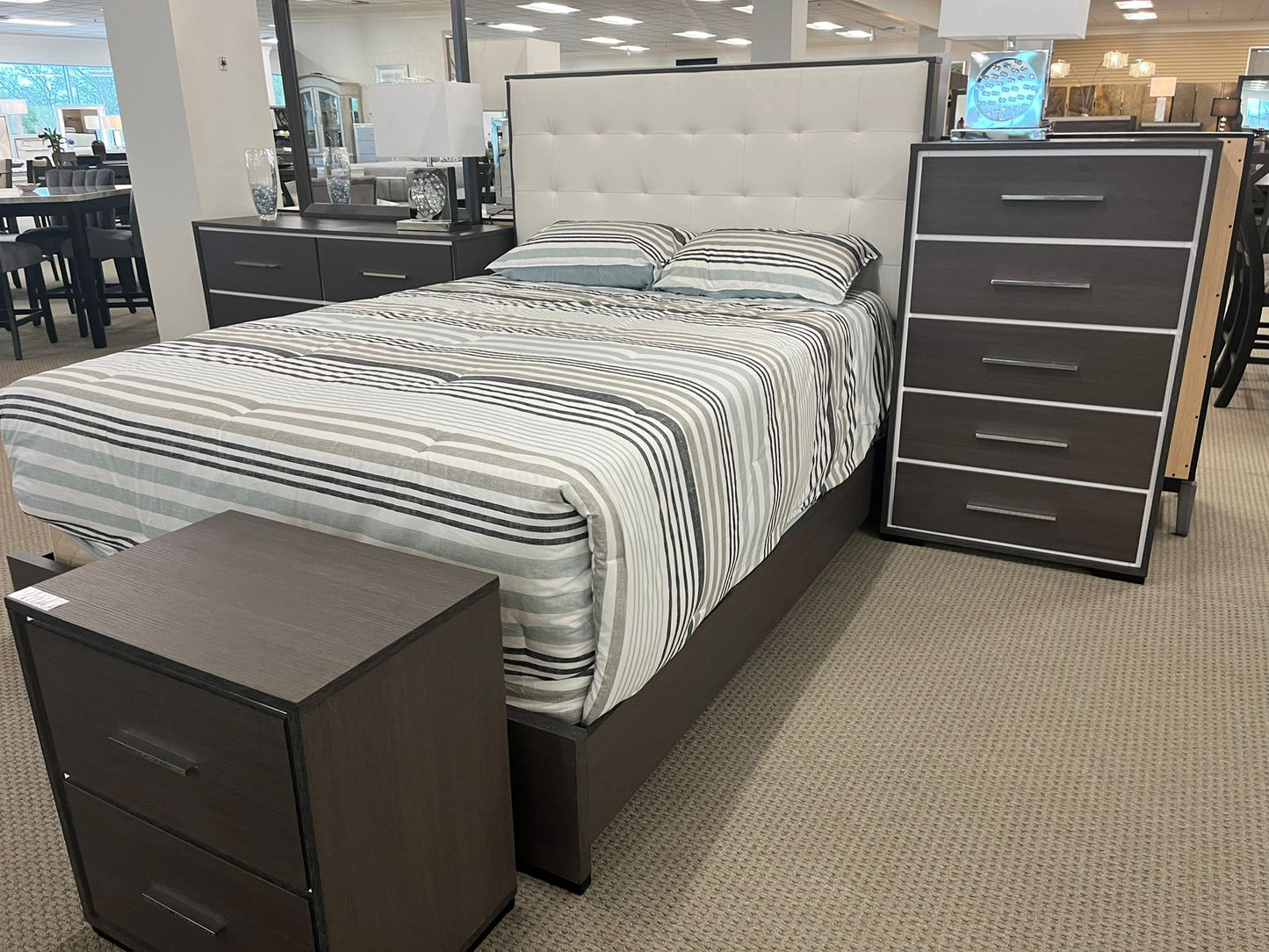 SETB4100 SHARPE BEDROOM GROUP