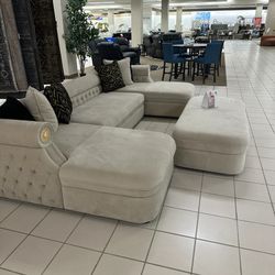 Brand New Brooklyn Sectional (Cream)