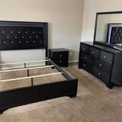 BRAND NEW SETB4350 MICAH BEDROOM GROUP